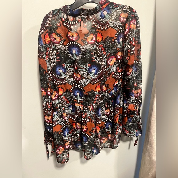 Molly Bracken NWT Colorful Floral Paisley Print Peplum Blouse Size M - Picture 4 of 6